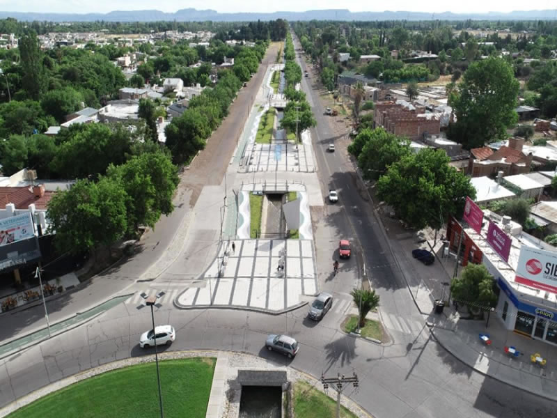 Paseo Deán Funes, San Rafael. Mendoza, Argentina.