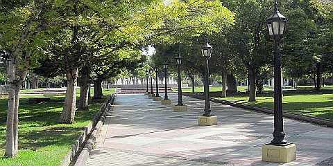 Plaza Pedro del Castillo, Mendoza. Sitio histórico colonial del Área Fundacional y antigua Plaza Mayor, patrimonio cultural y Lugar Histórico Nacional. Decreto Nacional 368.