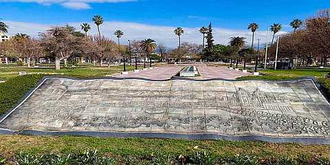 Solar del Cabildo de Mendoza, Mendoza. Sitio histórico del antiguo cabildo colonial e hito fundacional, patrimonio cultural y Lugar Histórico Nacional en la Ciudad de Mendoza. Decreto Nacional 1825.