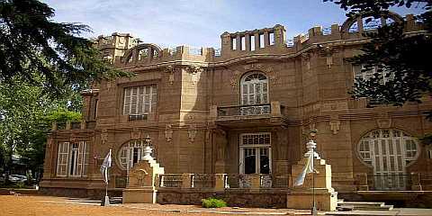 Casa Patronal Giol y Gargantini, Mendoza. Residencia histórica del complejo industrial vitivinícola, patrimonio arquitectónico y Monumento Histórico Nacional en Maipú. Decreto Nacional 339/1999.