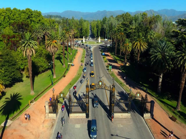 Portones del Parque General San Martín Ciudad de Mendoza Argentina
